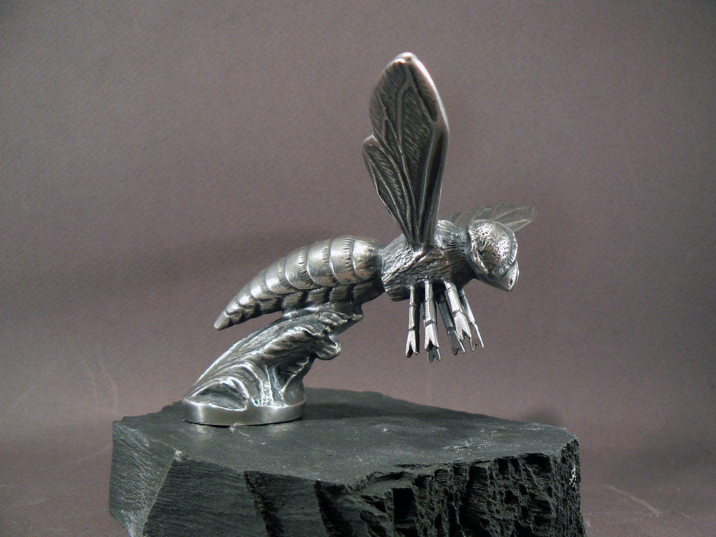 Bee. Queen Bee / Wasp Car Bonnet Mascot Hood Ornament