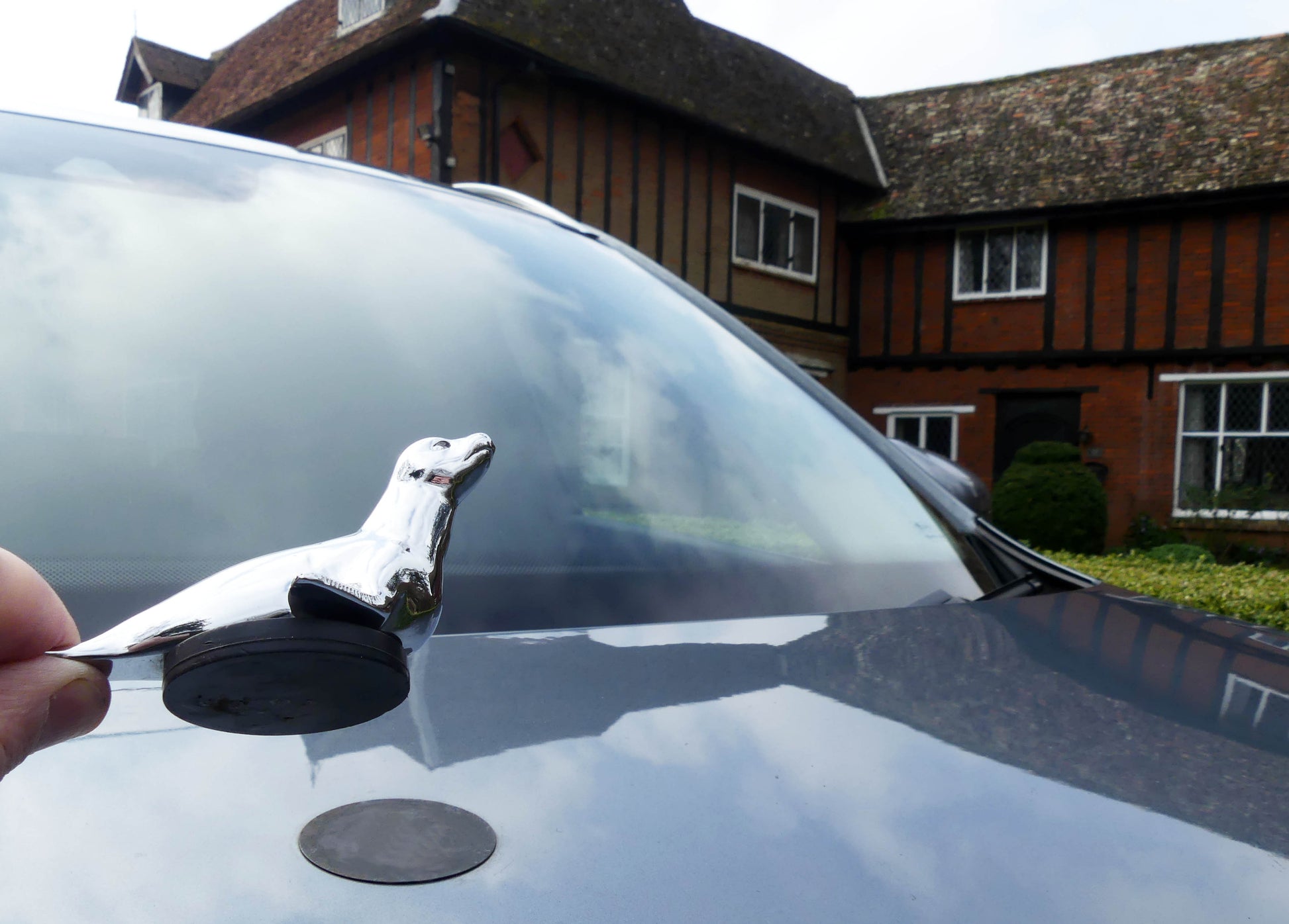 Magnetic Mountings Car Bonnet Mascot Hood Ornament